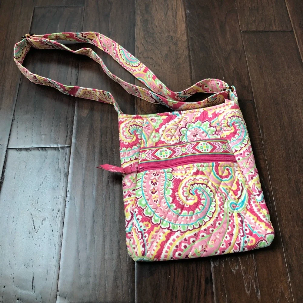 24.Vera Bradley Crossbody Bag